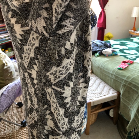 Adorable grey and white yellow patterned cardigan w/hood - Picture 12 of 12